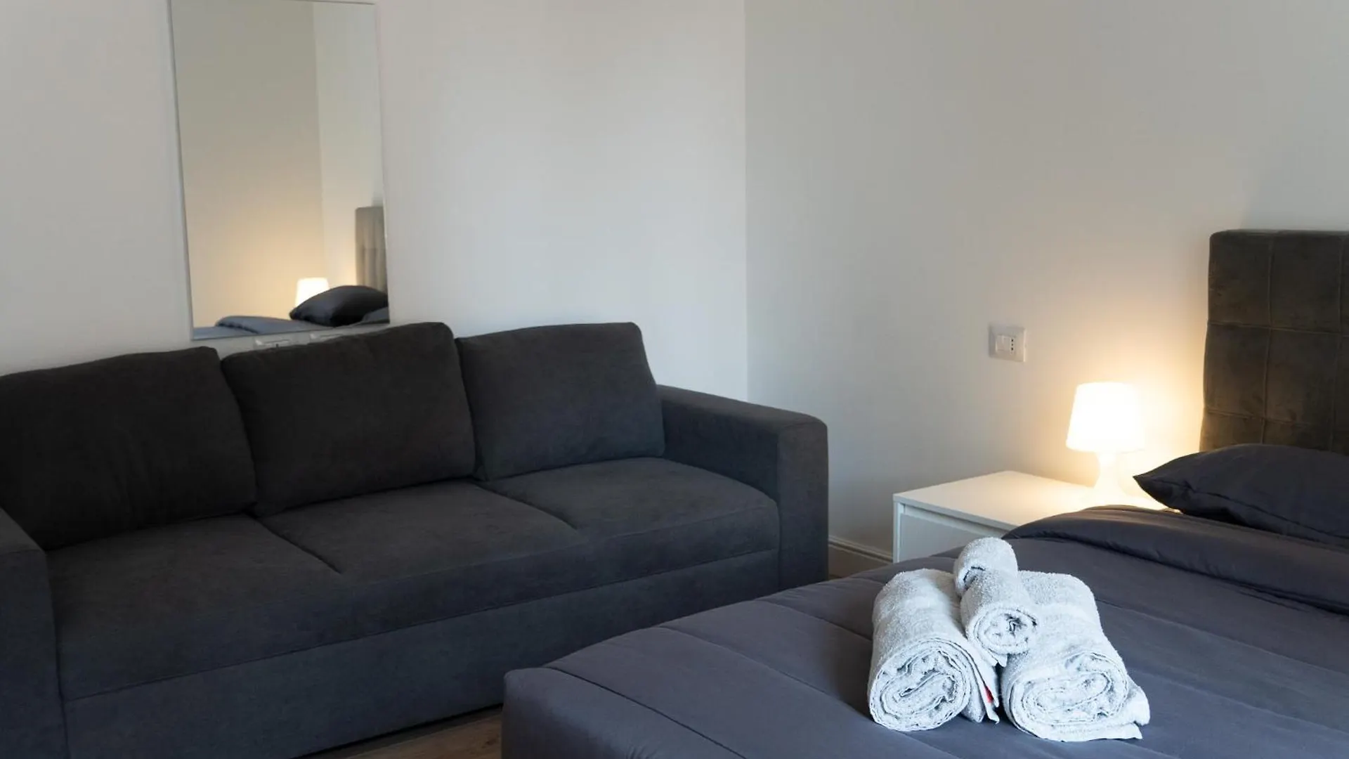 Suite Ai Piedi Di Citta Alta Bergamo 0*,